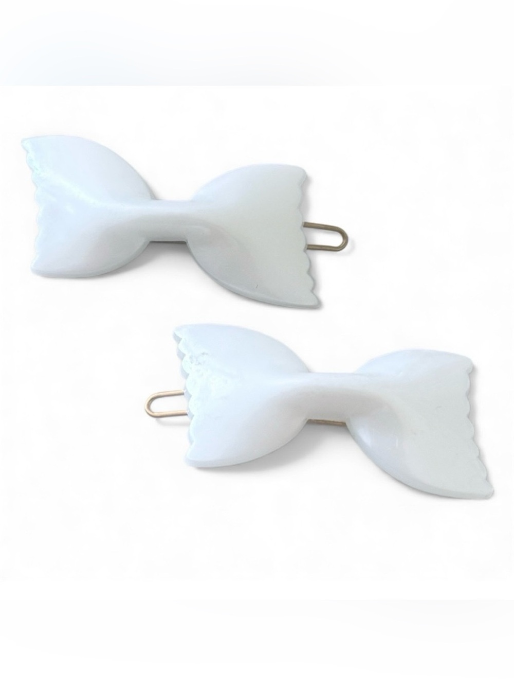 New 1960’s Pair‎ of Sweet White Bow Barrettes, Deadstock, 1.5” Long